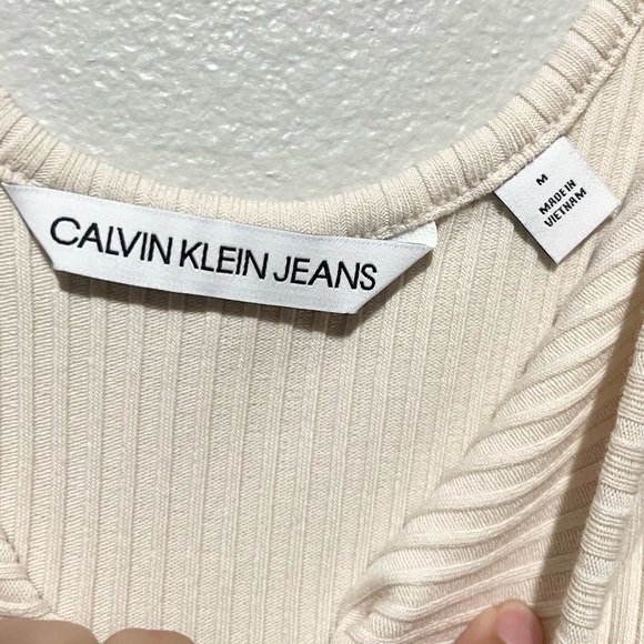 CALVIN KLEIN JEANS- NEW Beige/Cream Ribbed Mini Dress with Print on Size M - Picture 3 of 4